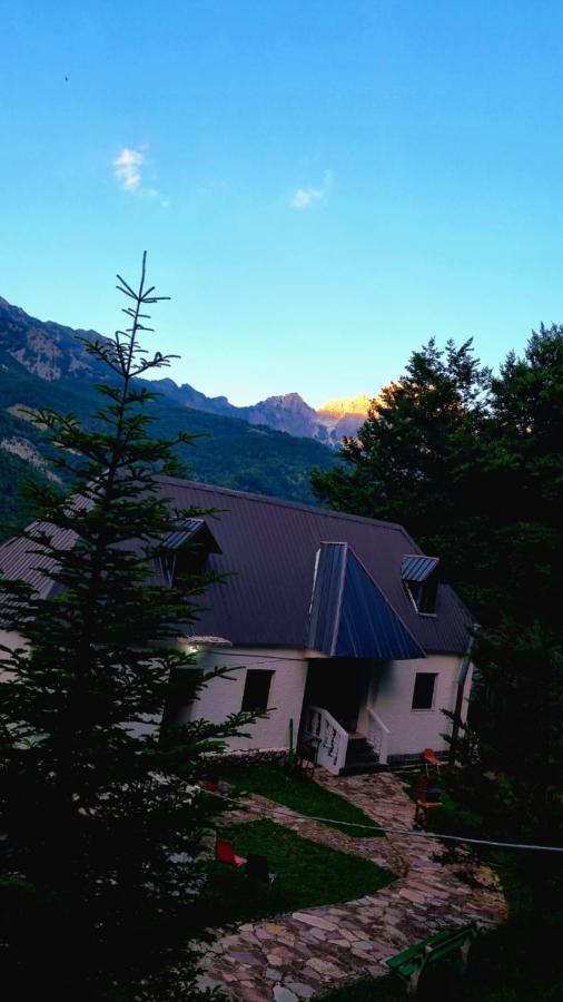 Bujtina Te Grima Hotel เธทธ์ ภายนอก รูปภาพ