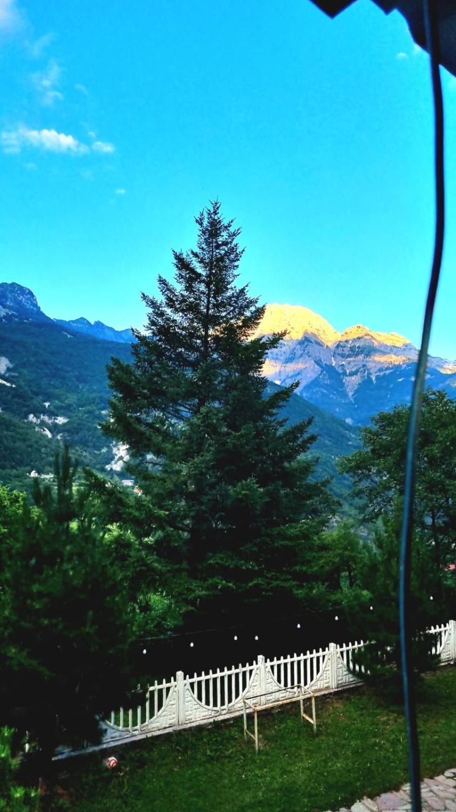 Bujtina Te Grima Hotel เธทธ์ ภายนอก รูปภาพ