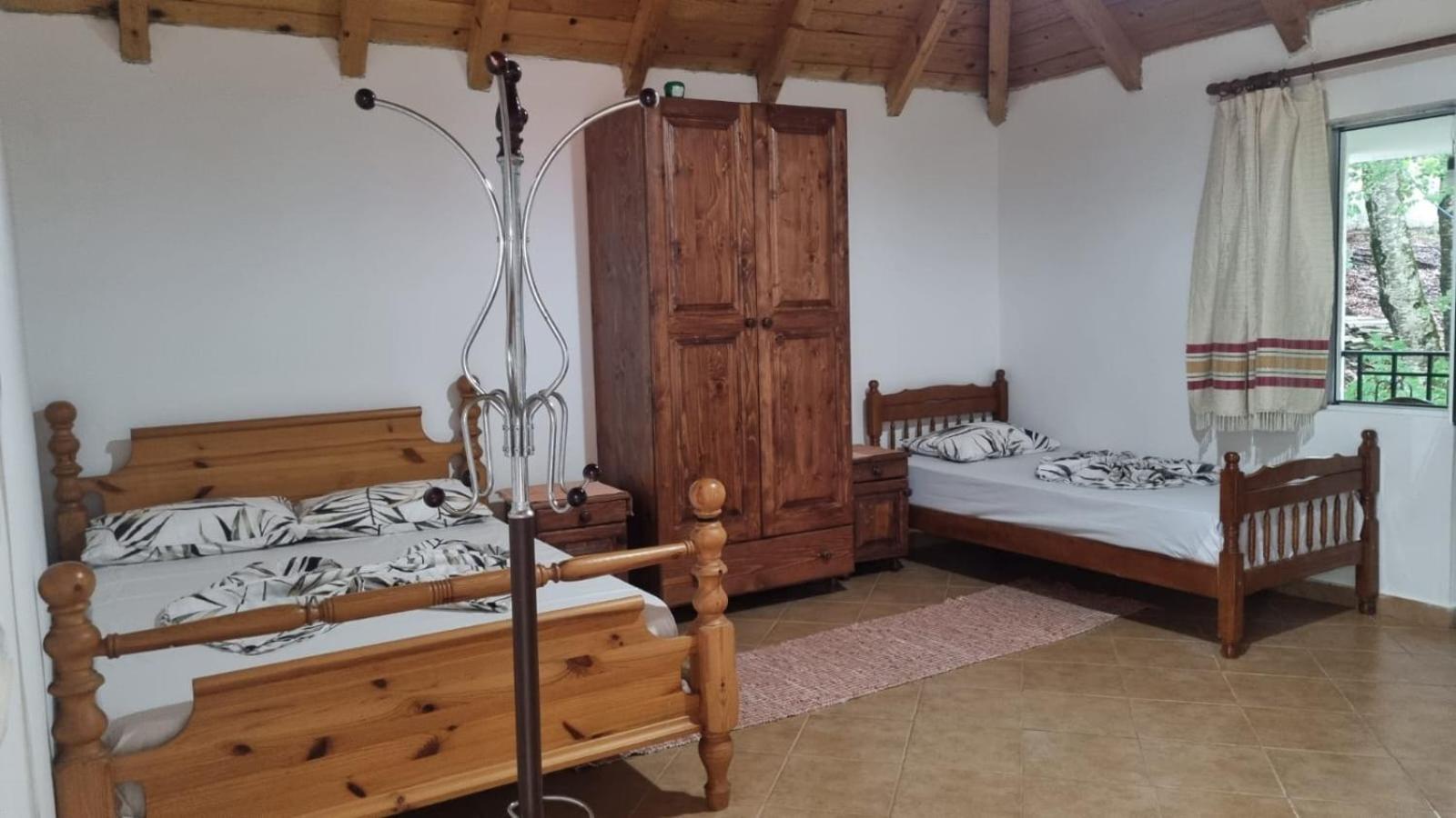 Bujtina Te Grima Hotel เธทธ์ ภายนอก รูปภาพ
