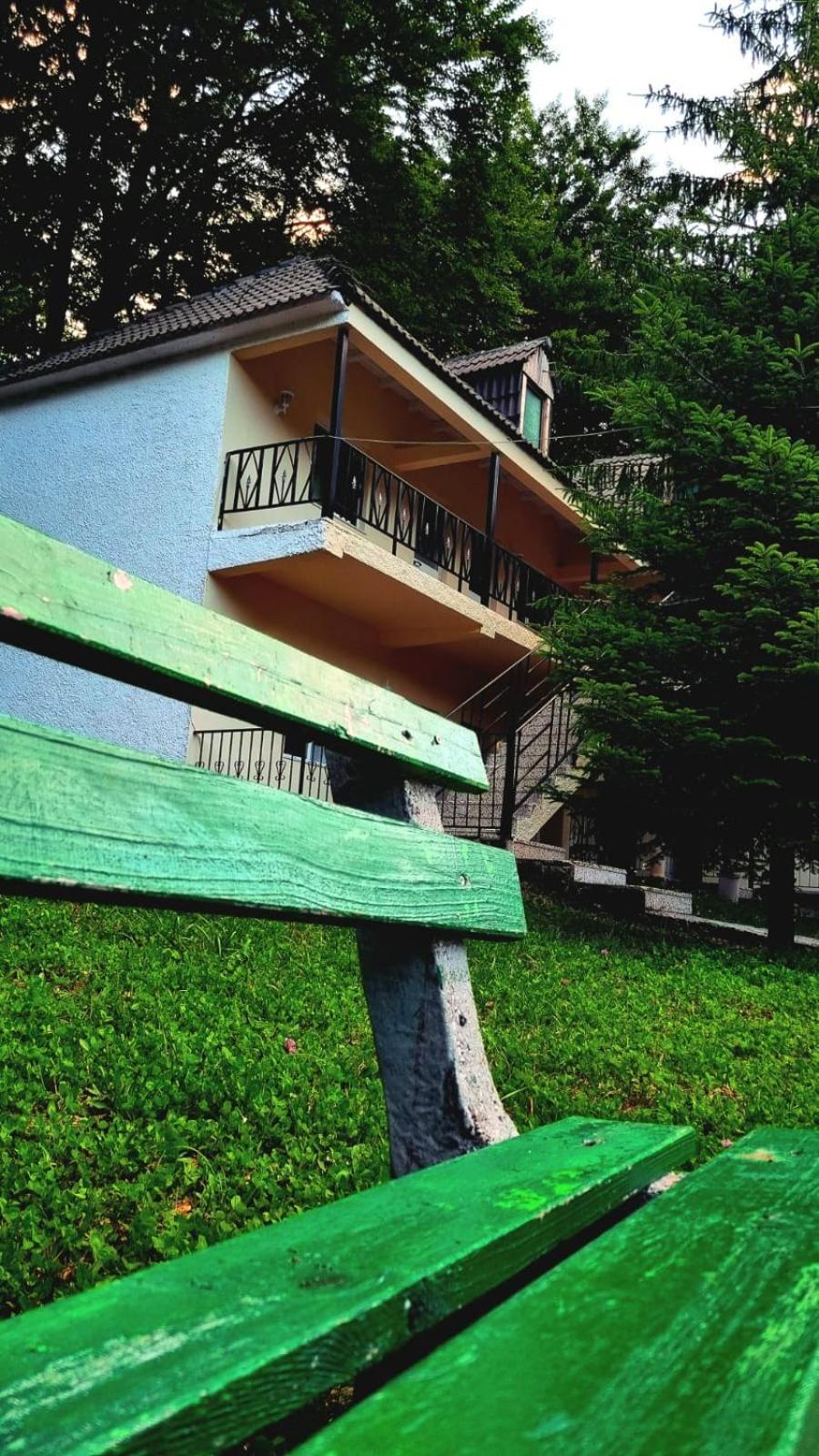 Bujtina Te Grima Hotel เธทธ์ ภายนอก รูปภาพ