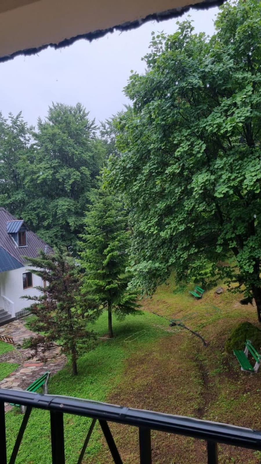 Bujtina Te Grima Hotel เธทธ์ ภายนอก รูปภาพ